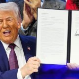 Le président américain Donald Trump a inauguré jeudi à Davos (GR) son nouveau "Conseil de paix", en présence d'une vingtaine de dirigeants de pays. KEYSTONE/AP/Markus Schreiber