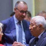 Les dirigeants de l'UE et de ses Etats-membres se sont retrouvés jeudi soir à Bruxelles pour un sommet consacré à la relation transatlantique. KEYSTONE/EPA/OLIVIER HOSLET