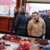 La première ministre danoise Mette Frederiksen est allée témoigner son soutien aux Groenlandais face aux visées américaines. KEYSTONE/AP/Evgeniy Maloletka