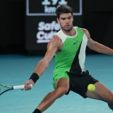 Carlos Alcaraz a écoeuré Alex De Minaur en trois sets mardi KEYSTONE/AP/Dita Alangkara