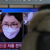 Les scandales entourant Kim Keon Hee ont fortement marqué la présidence de son mari, le conservateur Yoon Suk Yeol, destitué après sa tentative d'imposer la loi martiale fin 2024. KEYSTONE/AP/Lee Jin-man