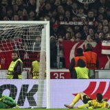 YB a cédé à la 90e minute sur le terrain de Stuttgart. KEYSTONE/EPA/RONALD WITTEK