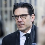 Avocat de plusieurs victimes du drame de Crans-Montana, Me Gilles-Antoine Hofstetter attend de nombreuses explications. KEYSTONE/CYRIL ZINGARO