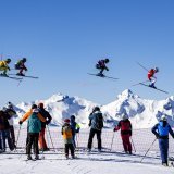 Les skieurs en action lors de l'édition 2025 des épreuves de Veysonnaz