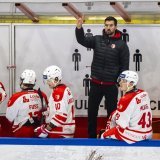 Luca Gianinazzi était énervé contre l'arbitrage à l'issue du derby de mardi soir à la Lonza Arena.