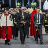 Le président de la Confédération Guy Parmelin aux côtés de Mathias Reynard, président du Gouvernement valaisan, lors du défilé des roses blanches ce vendredi à Martigny