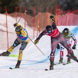 Reece Howden (dossard rouge), vainqueur de la course masculine de samedi et leader de la Coupe du monde