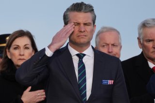 Pete Hegseth, secrétaire à la Défense des Etats-Unis, a annoncé une opération de "vengeance" en Syrie, après l'attaque attribuée à l'EI qui a coûté la vie à deux soldats américains et un interprète. KEYSTONE/AP/Evan Vucci