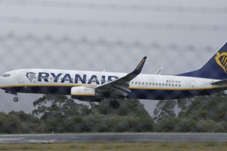 En 2019, Ryanair s'était déjà vu infliger une amende de trois millions d'euros en Italie pour sa politique de bagage cabine payant, finalement annulée (archives). KEYSTONE/EPA EFE/LAVANDEIRA JR
