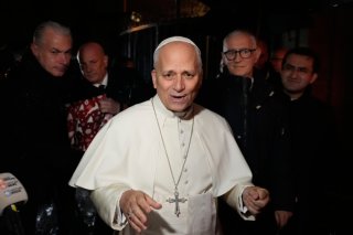 Le pape Léon XIV doit célébrer sa première messe de Noël mercredi soir. KEYSTONE/AP/Gregorio Borgia
