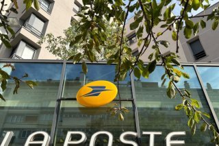 La cyberattaque, revendiquée par des hackers prorusses, qui a touché La Poste en France à quelques jours de Noël, est toujours en cours. (archive) KEYSTONE/AP/Bertrand Combaldieu