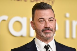 Jimmy Kimmel avait vu son émission être suspendue en septembre après qu'il avait accusé la droite américaine d'exploiter politiquement l'assassinat de l'influenceur Charlie Kirk, un partisan du président américain Donald Trump (archives). KEYSTONE/AP Invision/RICHARD SHOTWELL