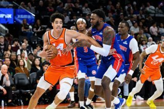 Les Clippers de Yanic Konan Niederhäuser (à gauche) ont décroché dimanche leur 4e succès d'affilée KEYSTONE/AP/William Liang