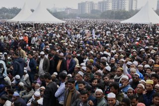Une véritable marée humaine a rendu hommage à son ex-Première ministre (archives). KEYSTONE/AP/Mahmud Hossain Opu