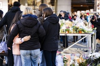 Les victimes de l'incendie survenu dans la nuit du Nouvel An sont principalement des adolescents et de jeunes adultes. KEYSTONE/EPA/JEAN-CHRISTOPHE BOTT