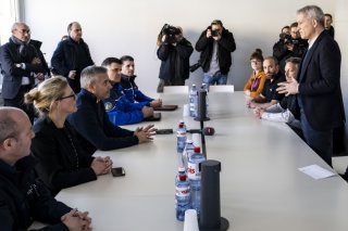 Le conseiller fédéral Beat Jans a rencontré les autorités cantonales valaisannes samedi après-midi à Sion, avant de se rendre à Crans-Montana (VS). KEYSTONE/EPA/JEAN-CHRISTOPHE BOTT