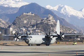 L'avion italien s'est envolé lundi à la mi-journée de Sion. KEYSTONE/CYRIL ZINGARO