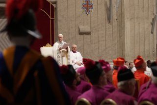 Ce "consistoire extraordinaire" répond à une demande formulée par les cardinaux avant l'élection de Léon XIV en mai (archives). KEYSTONE/AP/Andrew Medichini