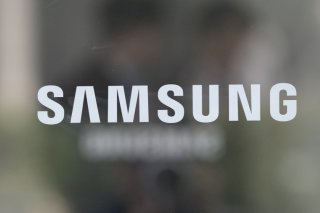 A la faveur de la forte demande en puces mémoire haute performance utilisées dans les centres de données et autres infrastructures soutenant l'industrie de l'intelligence artificielle (IA), Samsung anticipe une performance opérationnelle record (archives). KEYSTONE/AP/AHN YOUNG-JOON