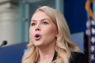 La porte-parole de la Maison Blanche Karoline Leavitt a critiqué "un mouvement de gauche dangereux et plus vaste qui s'est répandu dans tout le pays". KEYSTONE/AP/Alex Brandon