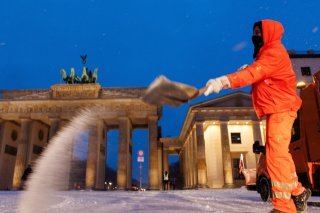 L'Allemagne a été touchée par la tempête de neige Elli qui a entraîné de fortes perturbations. KEYSTONE/EPA/CLEMENS BILAN