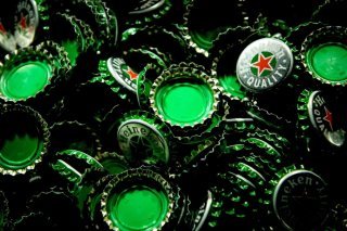 Le géant brassicole néerlandais Heineken voit ses ventes s'éroder depuis des mois (archives). KEYSTONE/EPA ANP/KOEN VAN WEEL