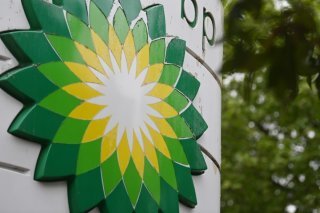 Le mastodonte énergétique se retrouve pris entre deux feux, entre renoncement à ses ambitions climatiques et faiblesse des cours du pétrole. (archive) KEYSTONE/EPA/NEIL HALL