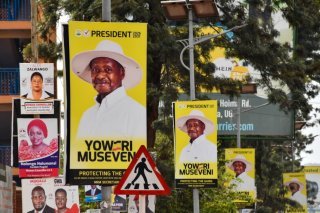 Yoweri Museveni a remporté un septième mandat consécutif à la tête de l'Ouganda (archives) KEYSTONE/EPA/ISAAC KASAMANI