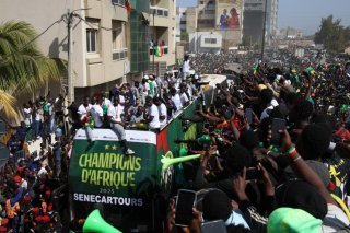 Dakar était en liesse pour accueillir la sélection sénégalaise sacrée championne d'Afrique dimanche KEYSTONE/EPA/JEROME FAVRE