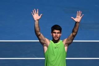 Carlos Alcaraz a gagné ses quatre premiers matches en trois sets à Melbourne KEYSTONE/EPA/JAMES ROSS