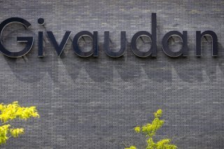 Givaudan a vu sa rentabilité fléchir l'an dernier, son bénéfice net passant de 1,09 en 2025 à 1,07 milliard de francs (archives). KEYSTONE/MICHAEL BUHOLZER
