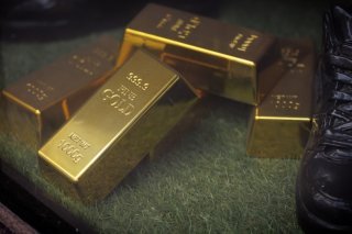 Les métaux précieux — tout particulièrement l'or — sont considérés par de nombreux investisseurs comme des valeurs refuges en période de crise (archives). KEYSTONE/EPA/TOLGA AKMEN