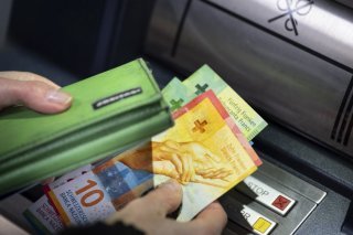 Le SECO part du principe que les versements "seront effectués dans les délais prévus ou avec quelques jours de retard". Les cas complexes pourraient toutefois prendre plus de temps (photo d'illustration). KEYSTONE/GAETAN BALLY