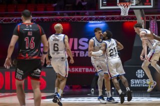 Les Fribourgeois ont renversé la table dans les dernières minutes à Montreux. KEYSTONE/MARTIAL TREZZINI
