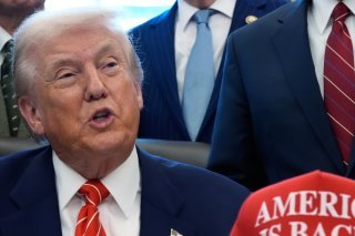 Donald Trump fait preuve d'un "mépris flagrant pour les droits fondamentaux et a commis des violations flagrantes", estime HRW. KEYSTONE/AP/Alex Brandon