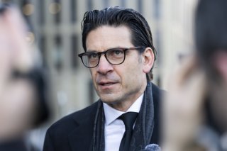 Avocat de plusieurs victimes du drame de Crans-Montana, Me Gilles-Antoine Hofstetter attend de nombreuses explications. KEYSTONE/CYRIL ZINGARO