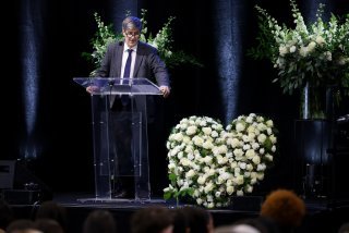 Le journaliste valaisan Benoît Aymon lors de la cérémonie en hommage aux victimes de l'incendie meurtrier du bar "Le Constellation".