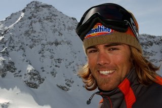 Le Bernois Ueli Kestenholz participant de l'Xtreme Freeride Contest de Verbier, en 2004.