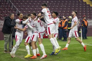 Les joueurs valaisan laissent eclater leur joie, lors de la rencontre de football de Swiss Super League entre le Servette FC, SFC, et le FC Sion