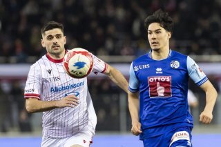 Dans l'attente d'un but depuis sept matches, Rilind Nivokazi (en blanc) personnifie la mauvaise passe que traverse le FC Sion.