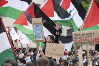 En Allemagne, des milliers de personnes ont manifesté à Berlin et dans plusieurs villes, ici à Francfort, à l'appel de collectifs pro-palestiniens.