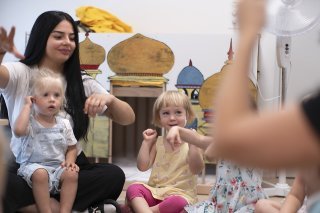 Les parents faisant garder leurs enfants en crèche pourront déduire jusqu'à 25'000 francs de leurs impôts (image symbolique).