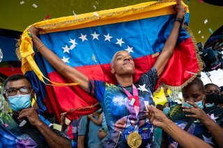 Yulimar Rojas a confié ses nouvelles ambitions au président vénézuélien Nicolas Maduro lors de son accueil triomphal à Caracas.