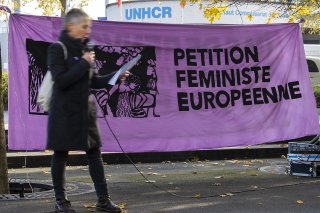 Une pétition féministe européenne a été lancée jeudi à Genève en face du UNHCR.