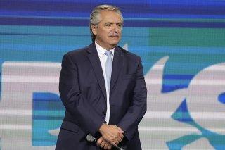 Le président argentin Alberto Fernadez, en poste depuis 2019, a dans un discours en forme d'admission de défaite annoncé une "nouvelle étape" de gouvernement, et appelé à "une relation fructueuse avec le Parlement".