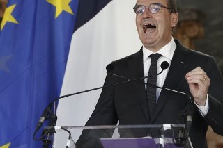 Jean Castex a été testé positif au Covid-19. Il aurait été contaminé par sa fille de 11 ans.