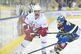 Barberio (à gauche) a écopé de 8 matches de suspension