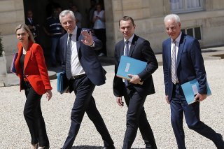 Deuxième depuis la droite, Alain Griset, en tant que ministre des PME, était rattaché au Ministère de l'Economie dirigé par Bruno Le Maire, à sa droite.