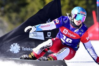 Julie Zogg (ici lors des Mondiaux 2021) s'est imposée en slalom parallèle dimanche à Bannoye