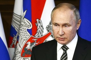 Vladimir Poutine a promis mardi une réponse russe "militaire et technique" si ses rivaux occidentaux ne cessent pas leur politique jugée menaçante.